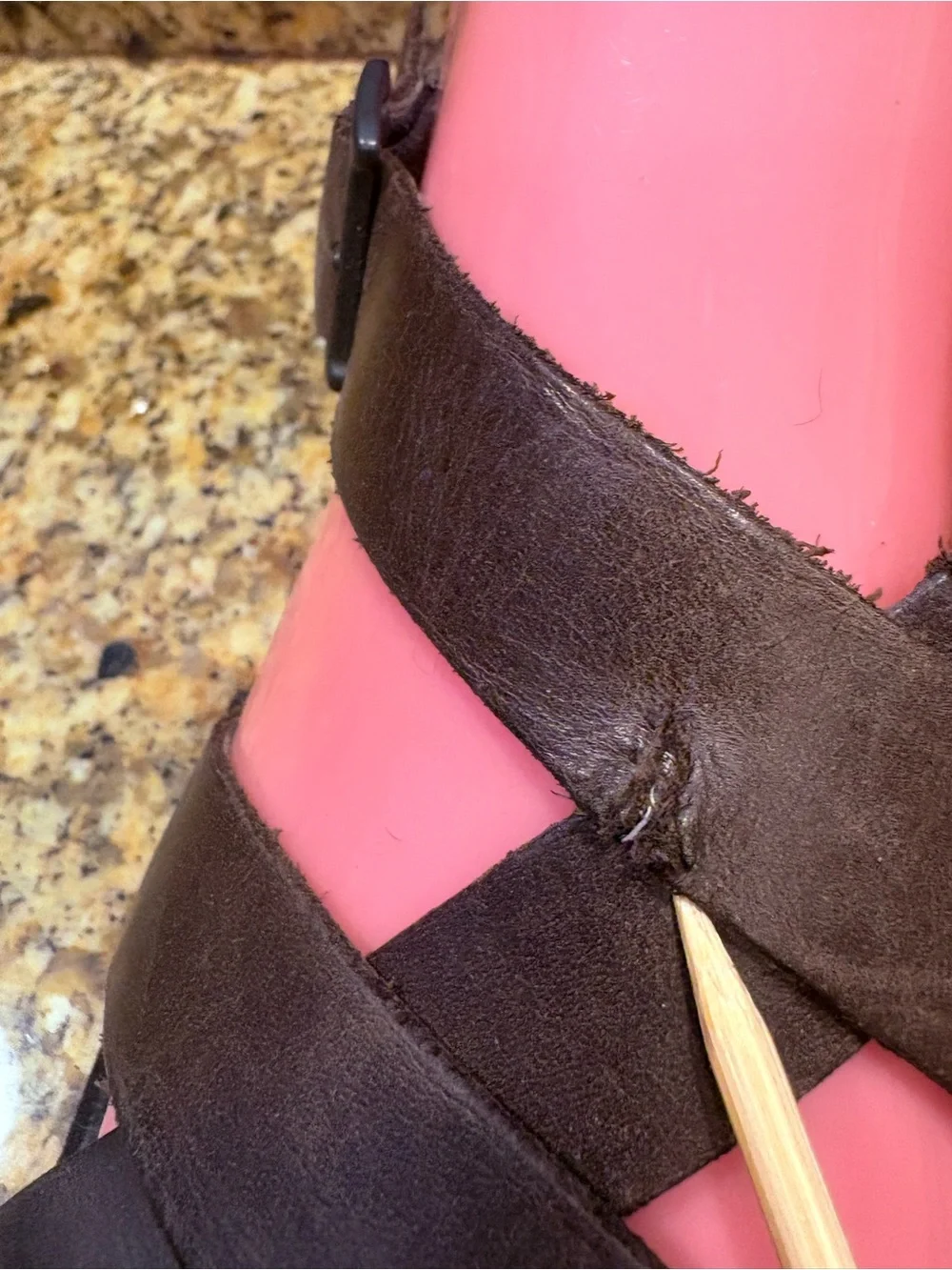 Chaco Tornado Wayfarer Dark Brown Sandals Women’s Size 9 READ Strap Damage